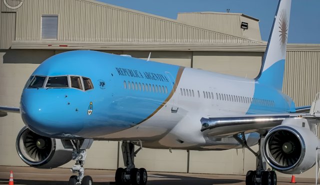 MILEI AVIONES 