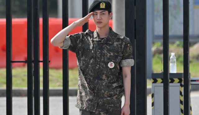 Jin, estrella de BTS, concluyó el servicio militar en Corea del Sur