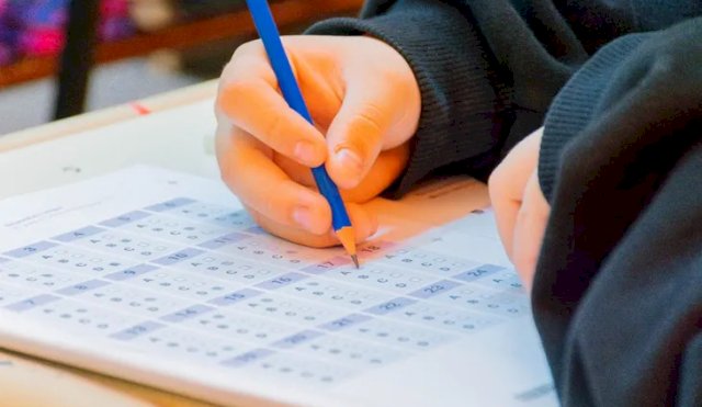 Alrededor de 150 mil estudiantes de escuelas primarias del país realizan la prueba Aprender