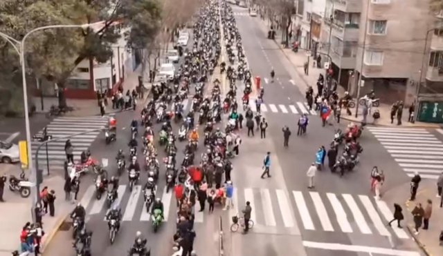 CARAVANA DE MOTOS