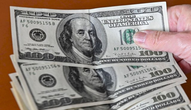 DOLAR
